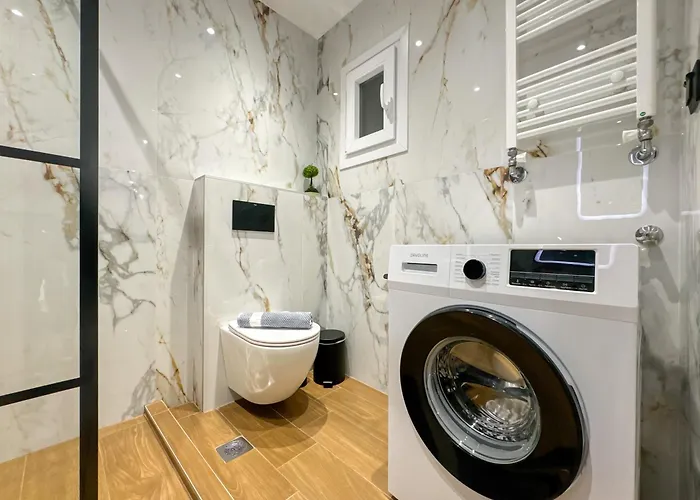 Luxury Downtown D1 *